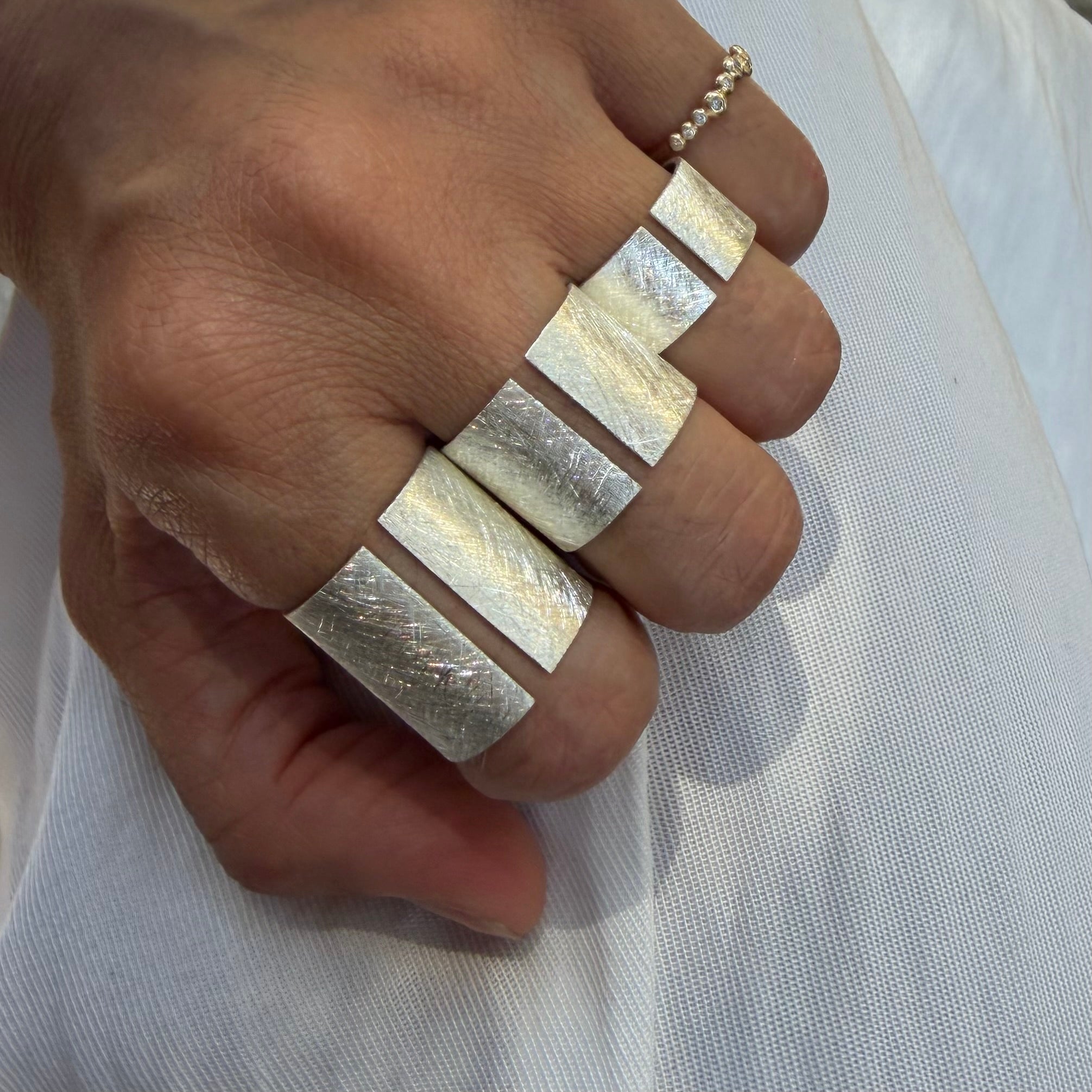 Cylinder Medium Ring