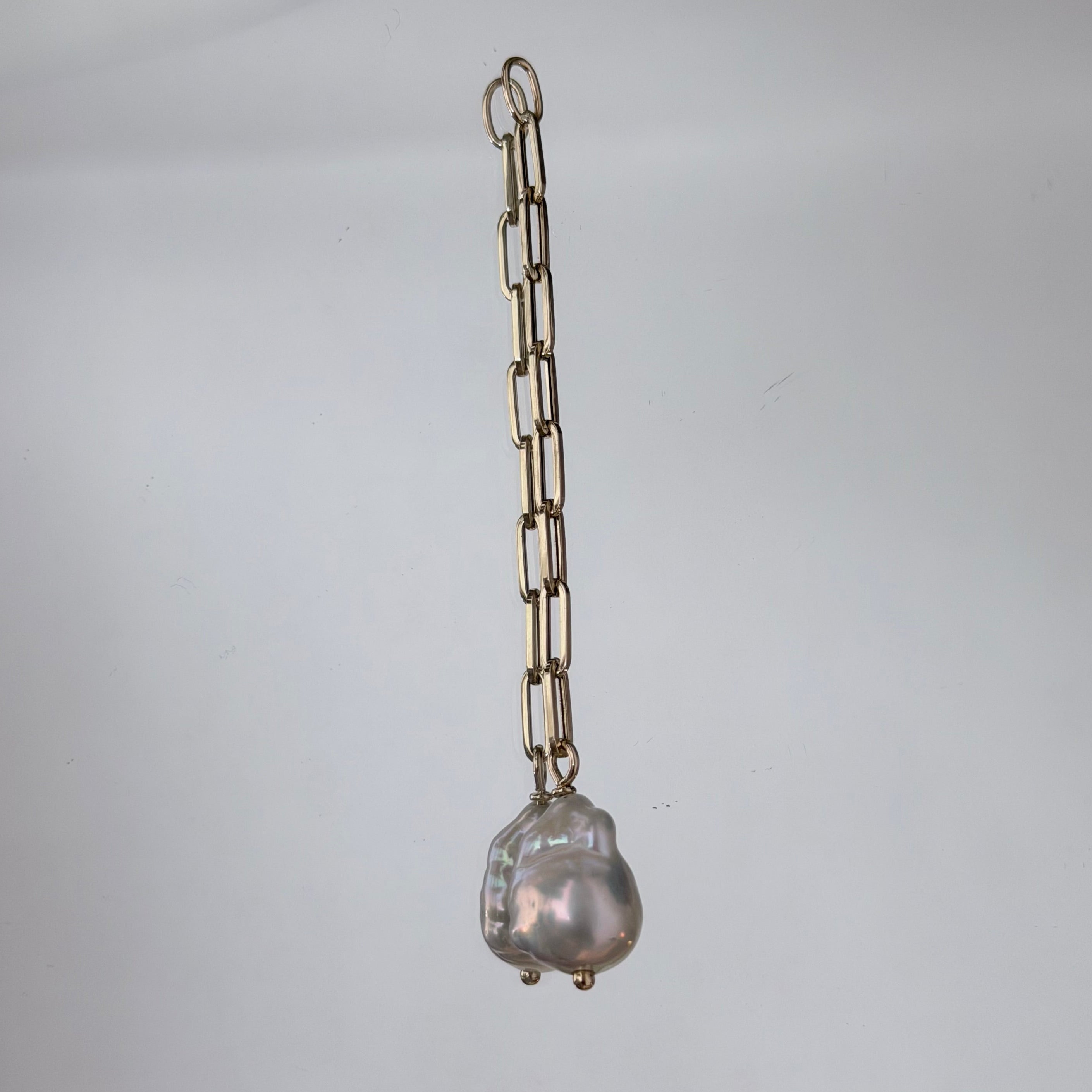 Long Baroque Pearl Chain Motif
