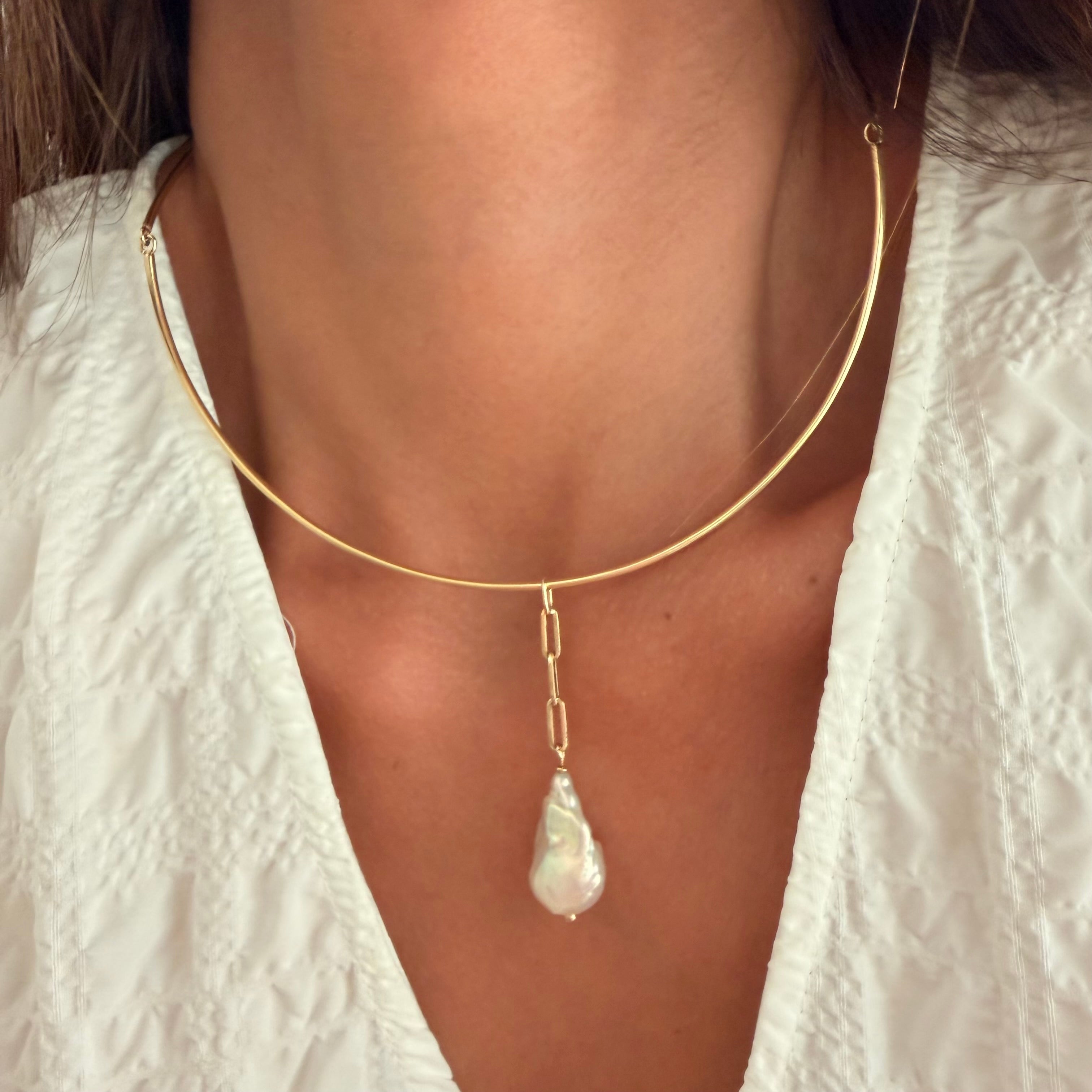 Medium Baroque Pearl Chain Motif