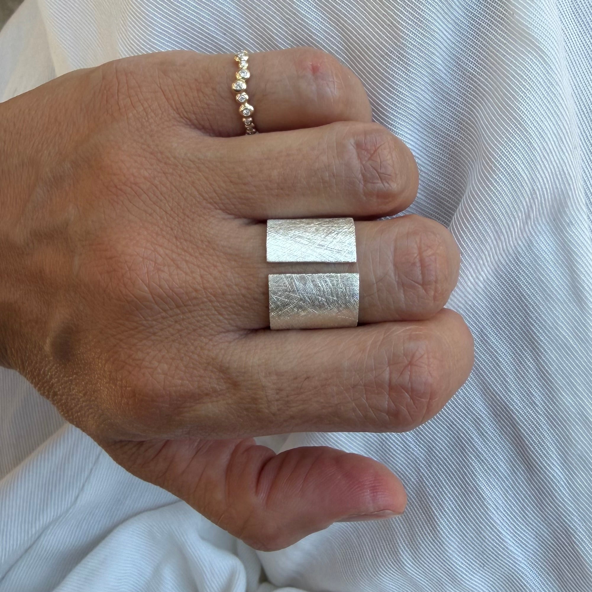 Cylinder Medium Ring