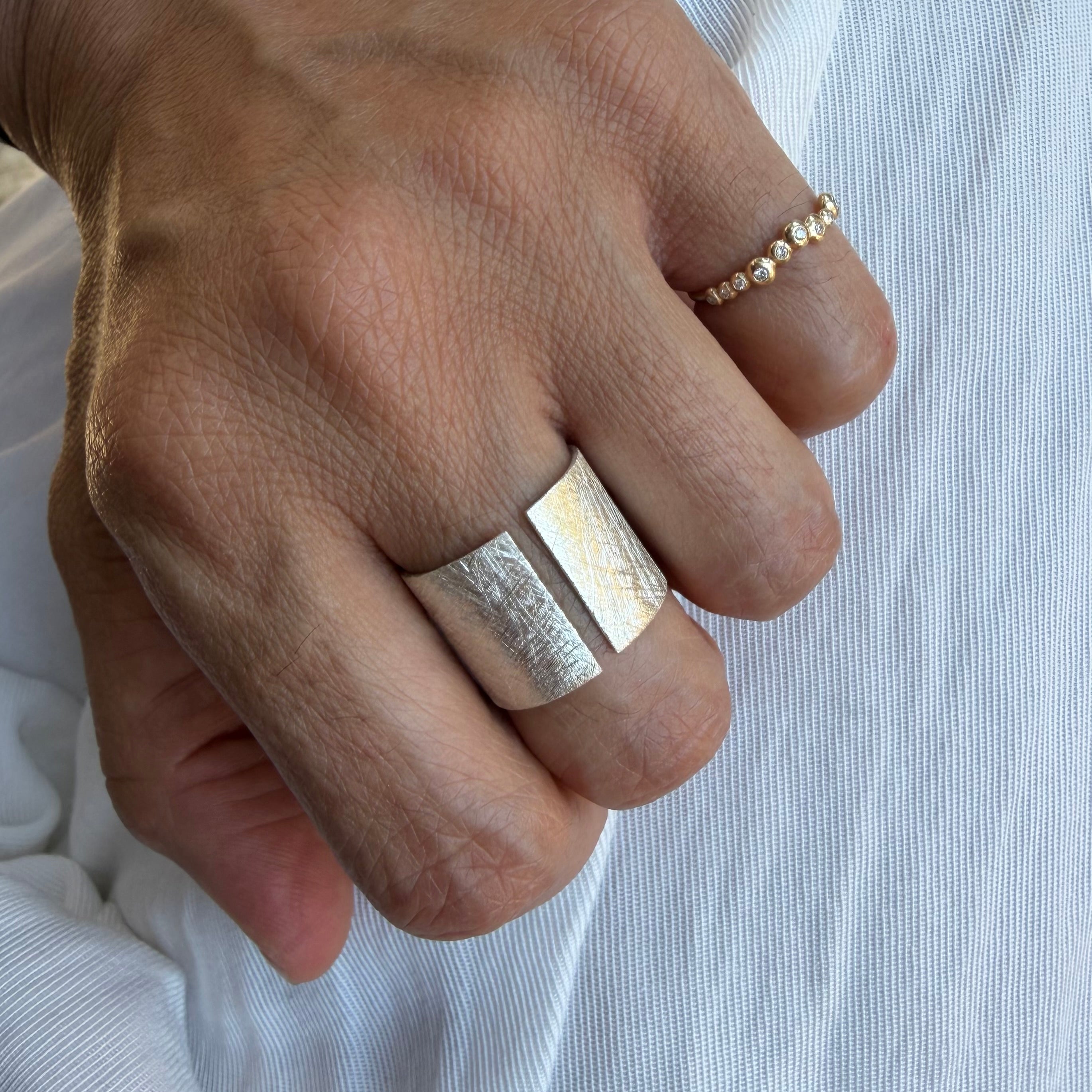 Cylinder Medium Ring