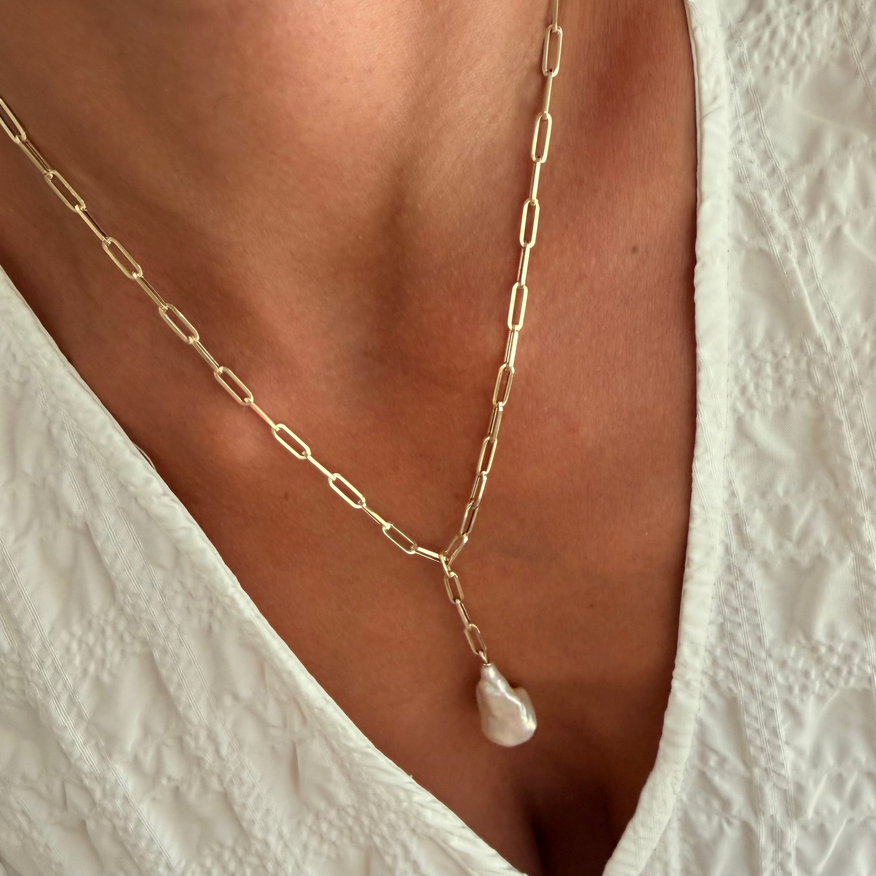 Short Big Baroque Pearl Chain Motif