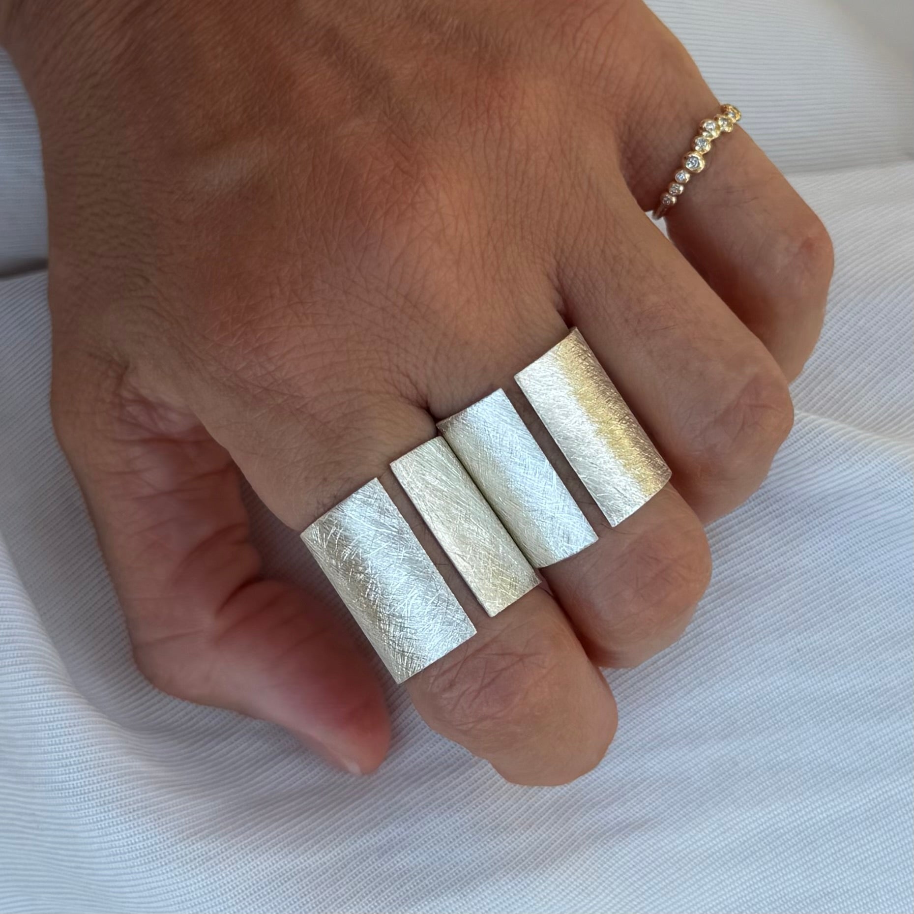 Cylinder Medium Ring