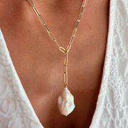 Short Big Baroque Pearl Chain Motif