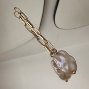 Medium Baroque Pearl Chain Motif