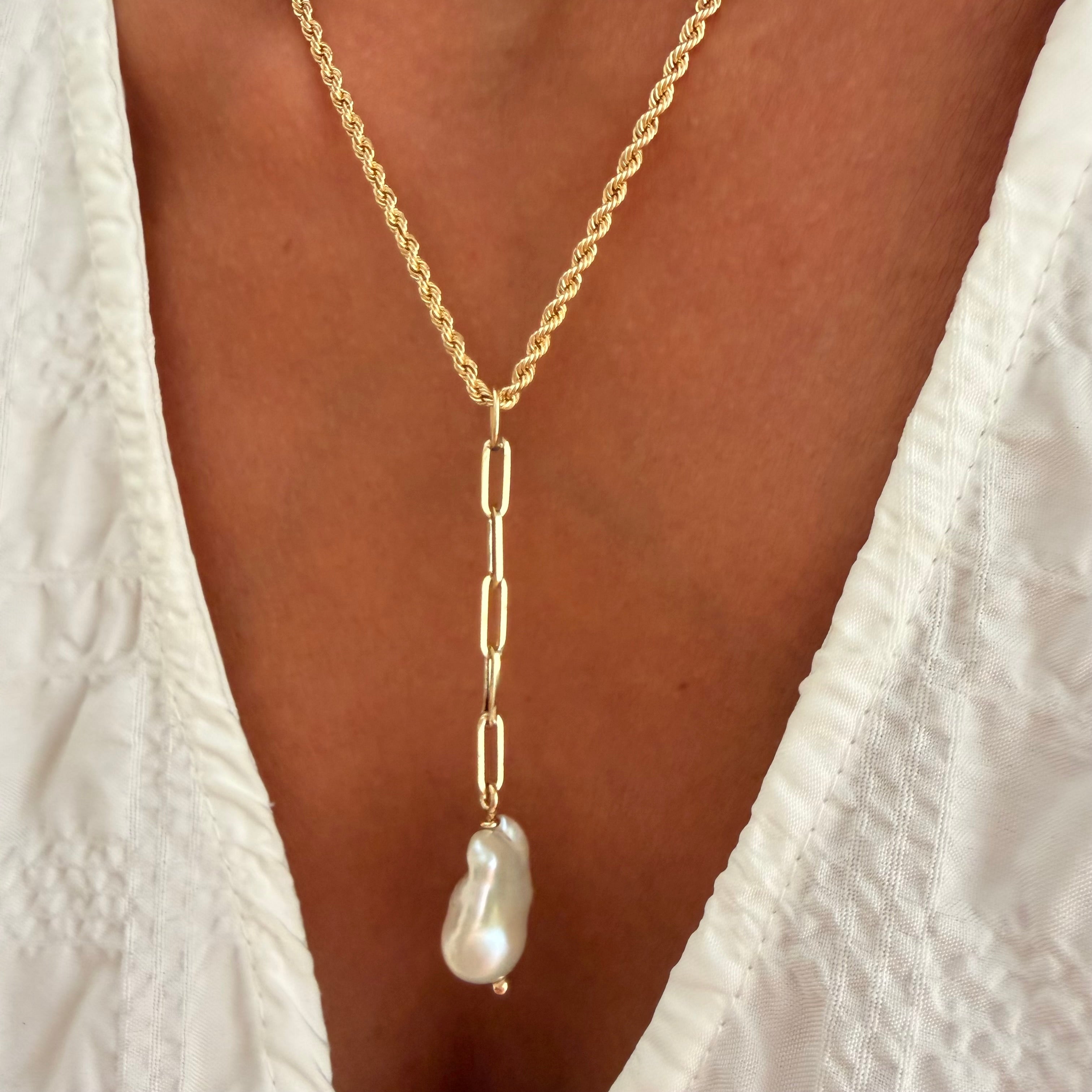 Medium Baroque Pearl Chain Motif