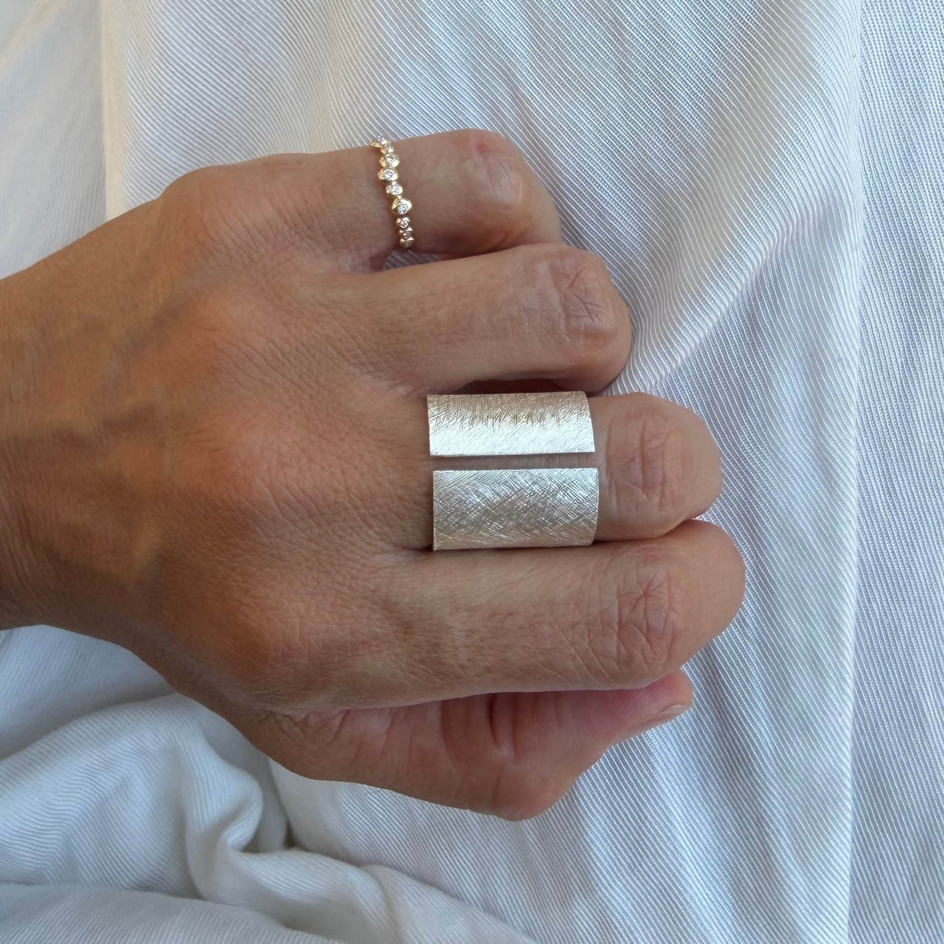 Cylinder Medium Ring