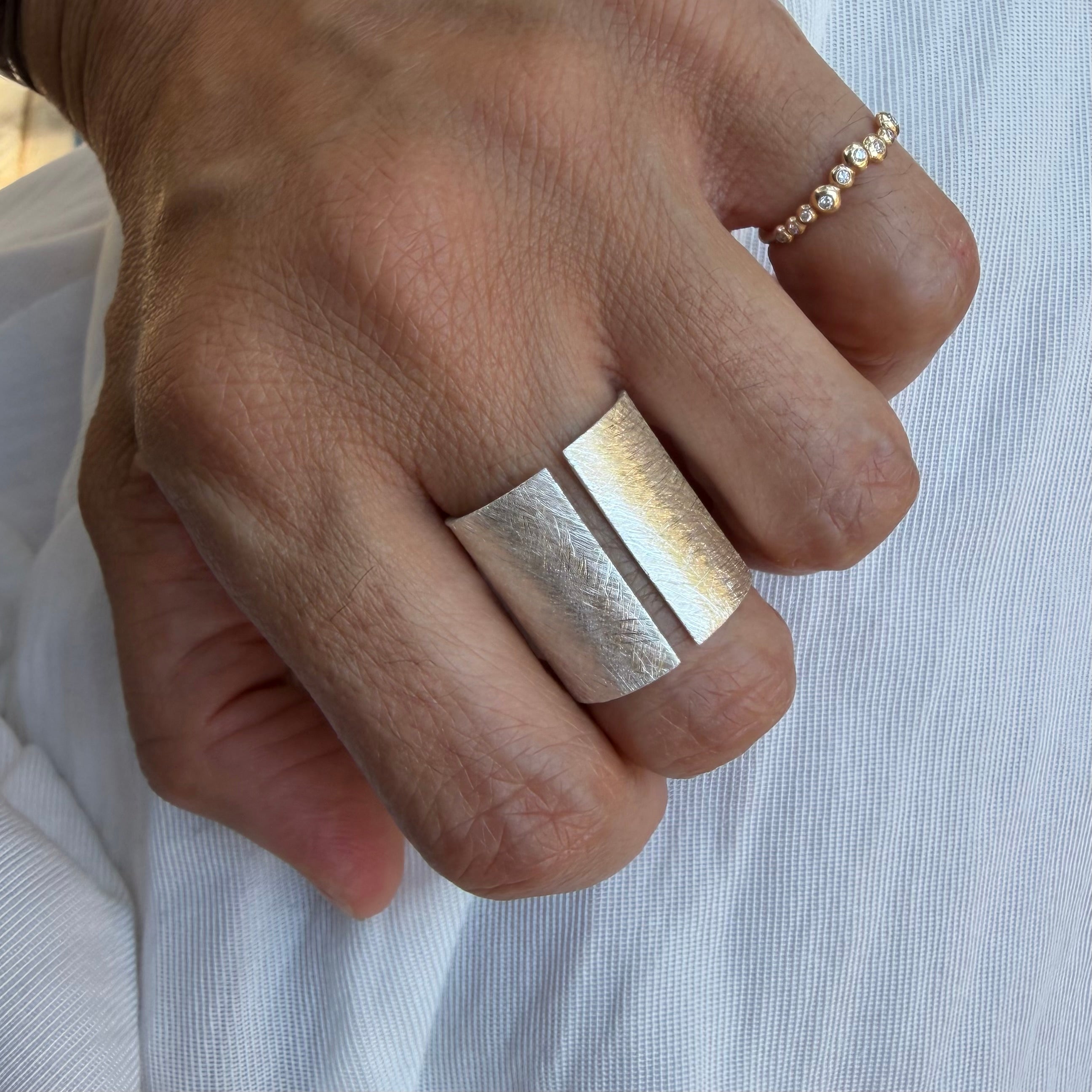 Cylinder Long Ring