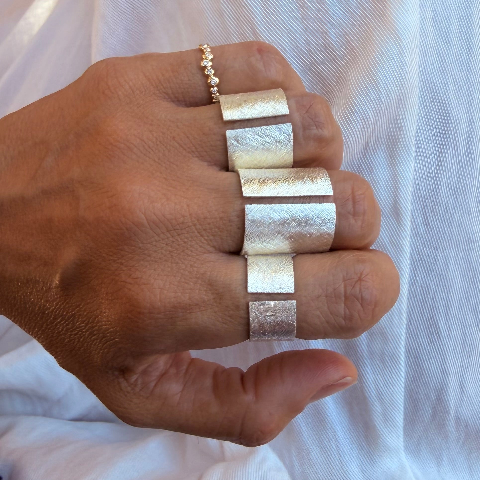 Cylinder Long Ring