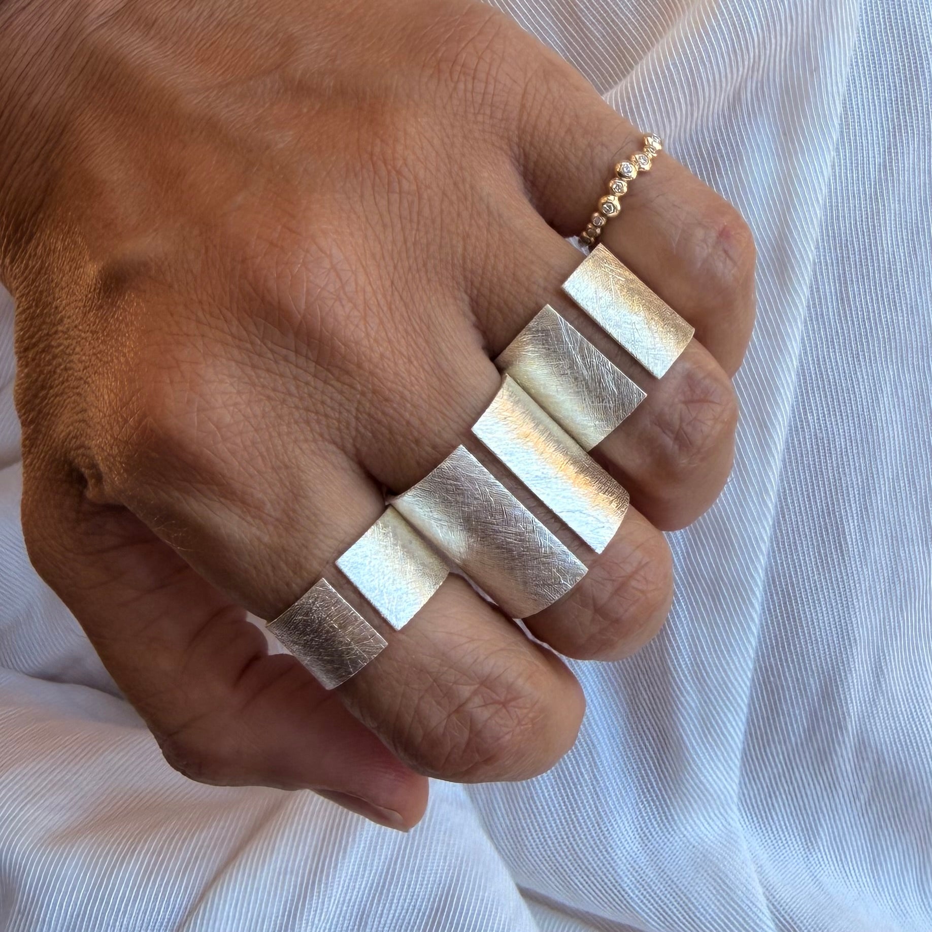 Cylinder Long Ring
